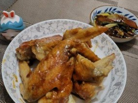 利用冰箱制作美味鸡翅的烹饪方法（冰箱鸡翅制作秘籍）